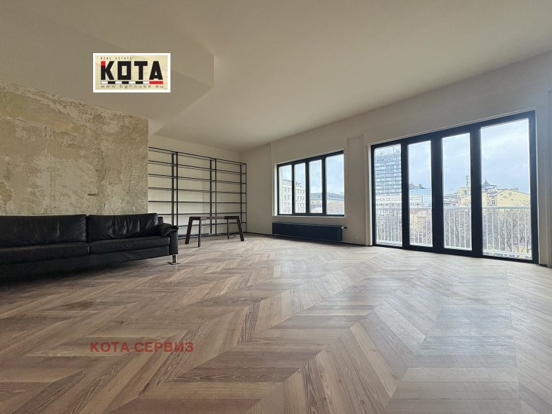 Kiadó  3 hálószobás Sofia , Centar , 220 négyzetméter | 45203681