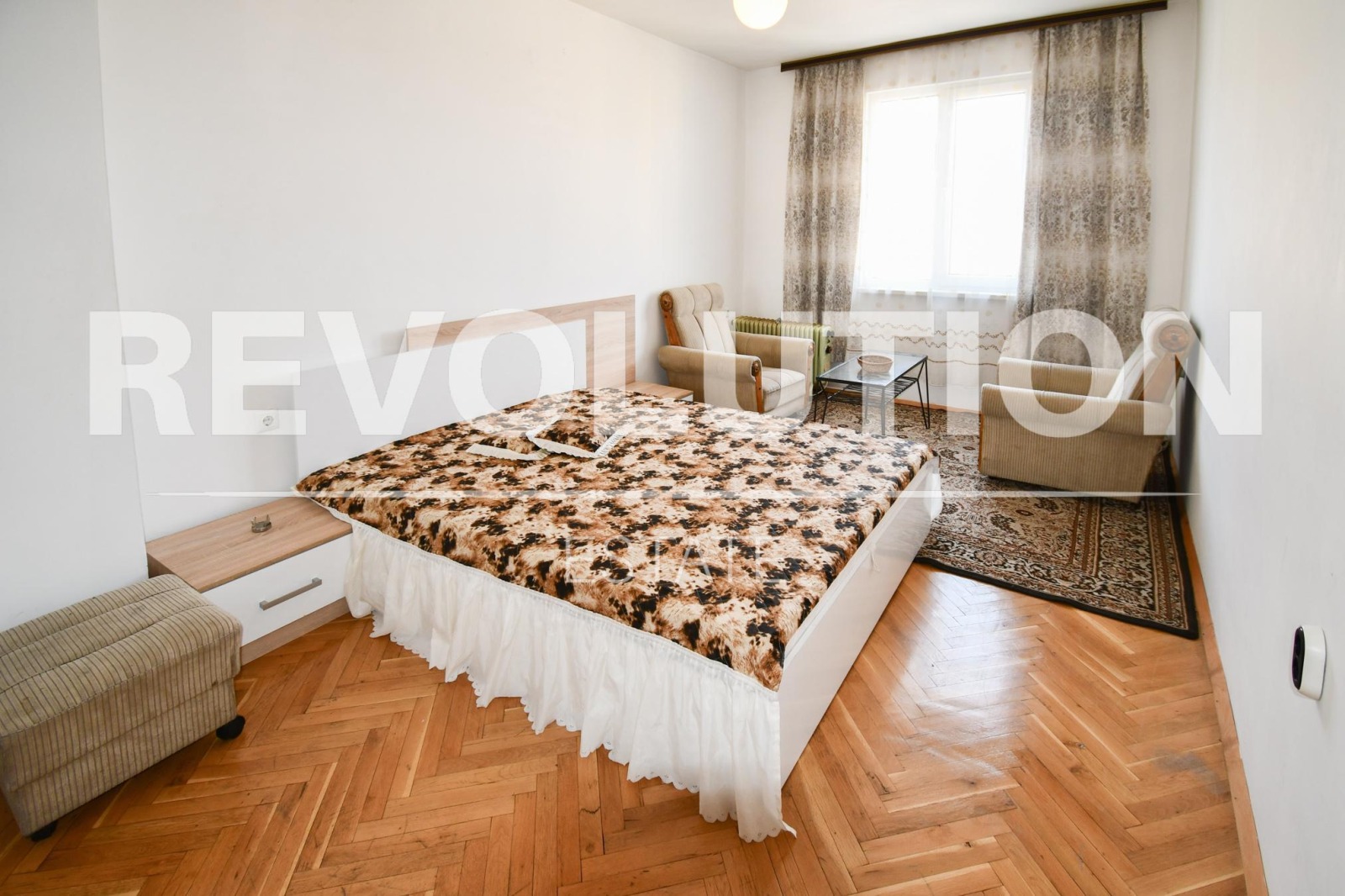 Дава под наем 3-СТАЕН, гр. София, Център, снимка 2 - Апартаменти - 53956326