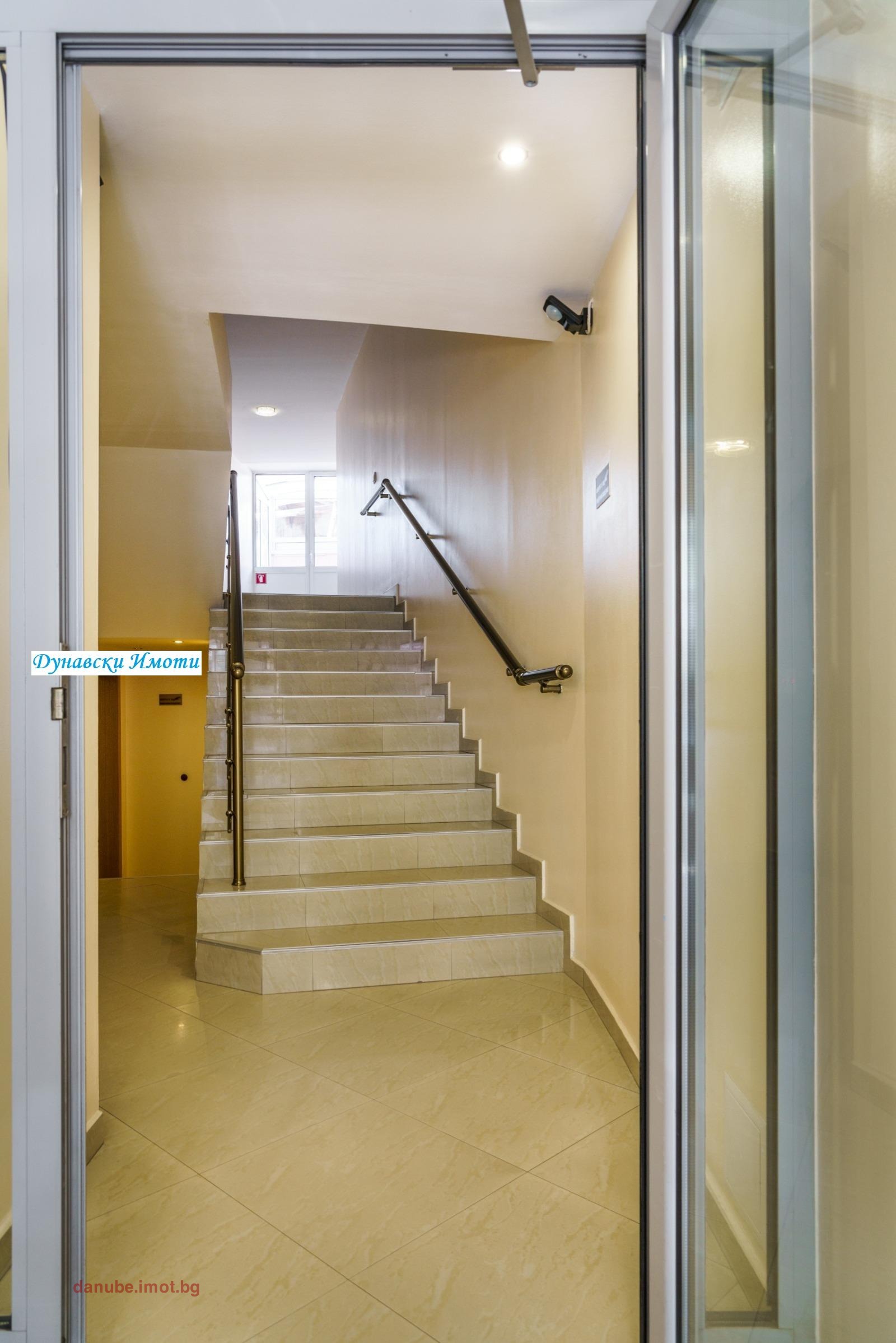 Дава под наем ОФИС, гр. Русе, Център, снимка 7 - Офиси - 53828679