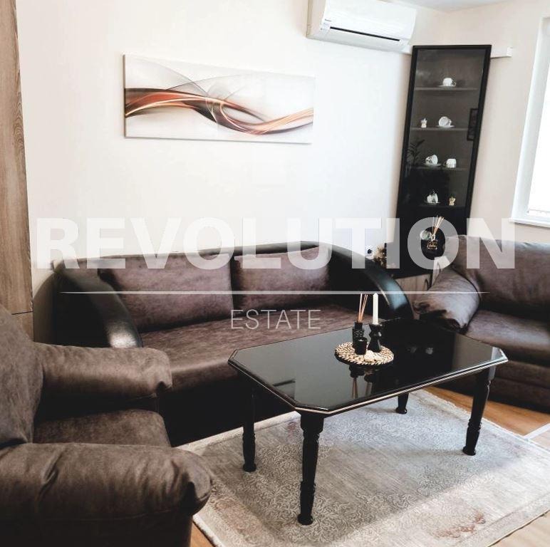 Te huur  1 slaapkamer Varna , Gratska machala , 50 m² | 73454532