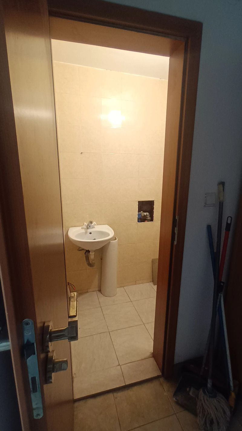 Kiadó  Üzlet Sofia , Nadezsda 2 , 35 négyzetméter | 58988368 - kép [3]