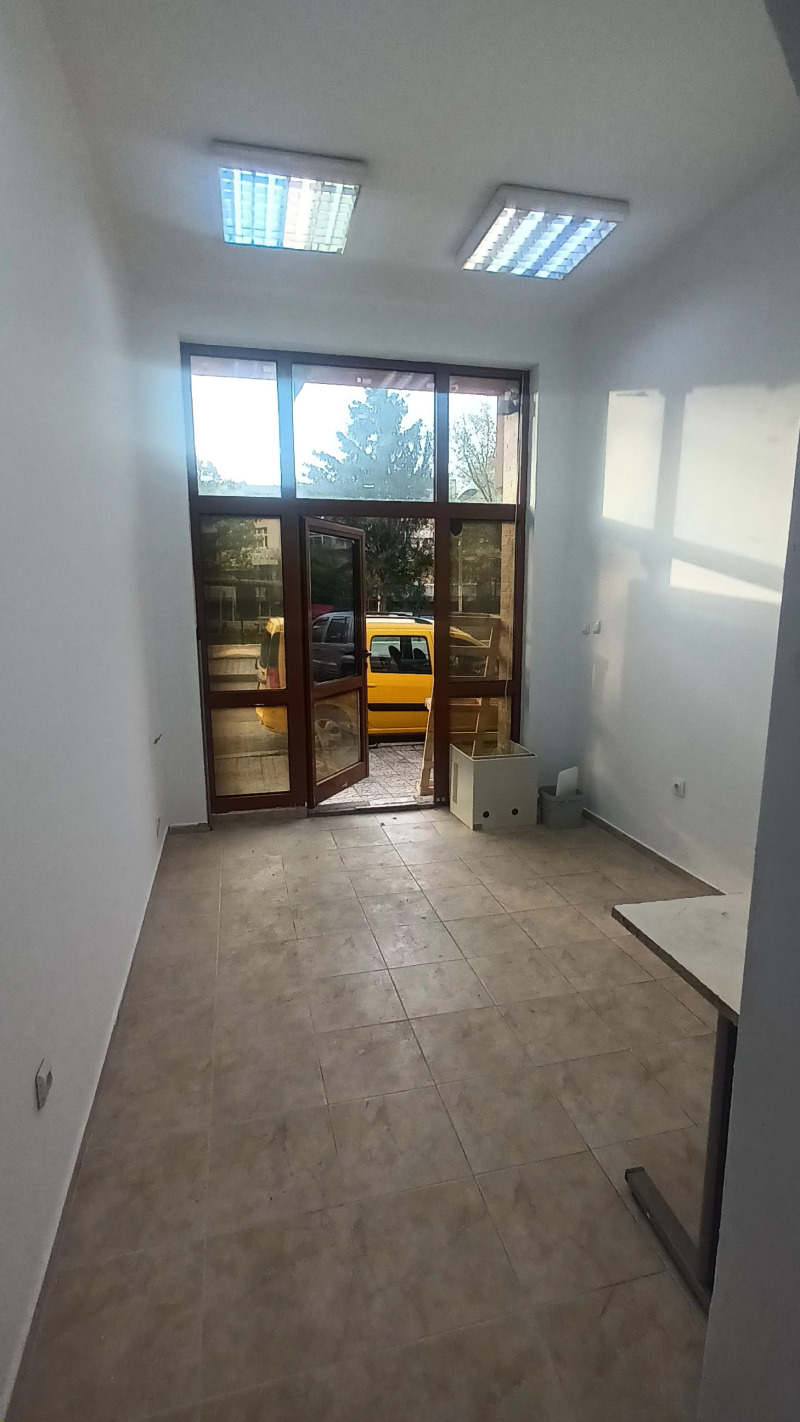Kiadó  Üzlet Sofia , Nadezsda 2 , 35 négyzetméter | 58988368 - kép [7]