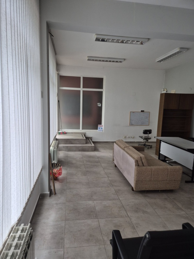 Kiadó  Üzlet Sofia , Banisora , 48 négyzetméter | 15106979 - kép [5]