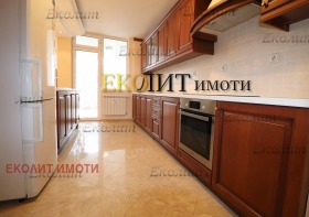 3 makuuhuonetta Dianabad, Sofia 2