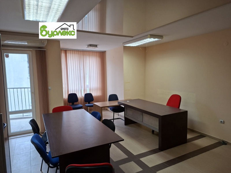Дава под Наем ОФИС в град Варна, Окръжна болница-Генерали - 92 кв.м / 550 € » 1 075.71 лв., БУРЛЕКС ИМОТИ